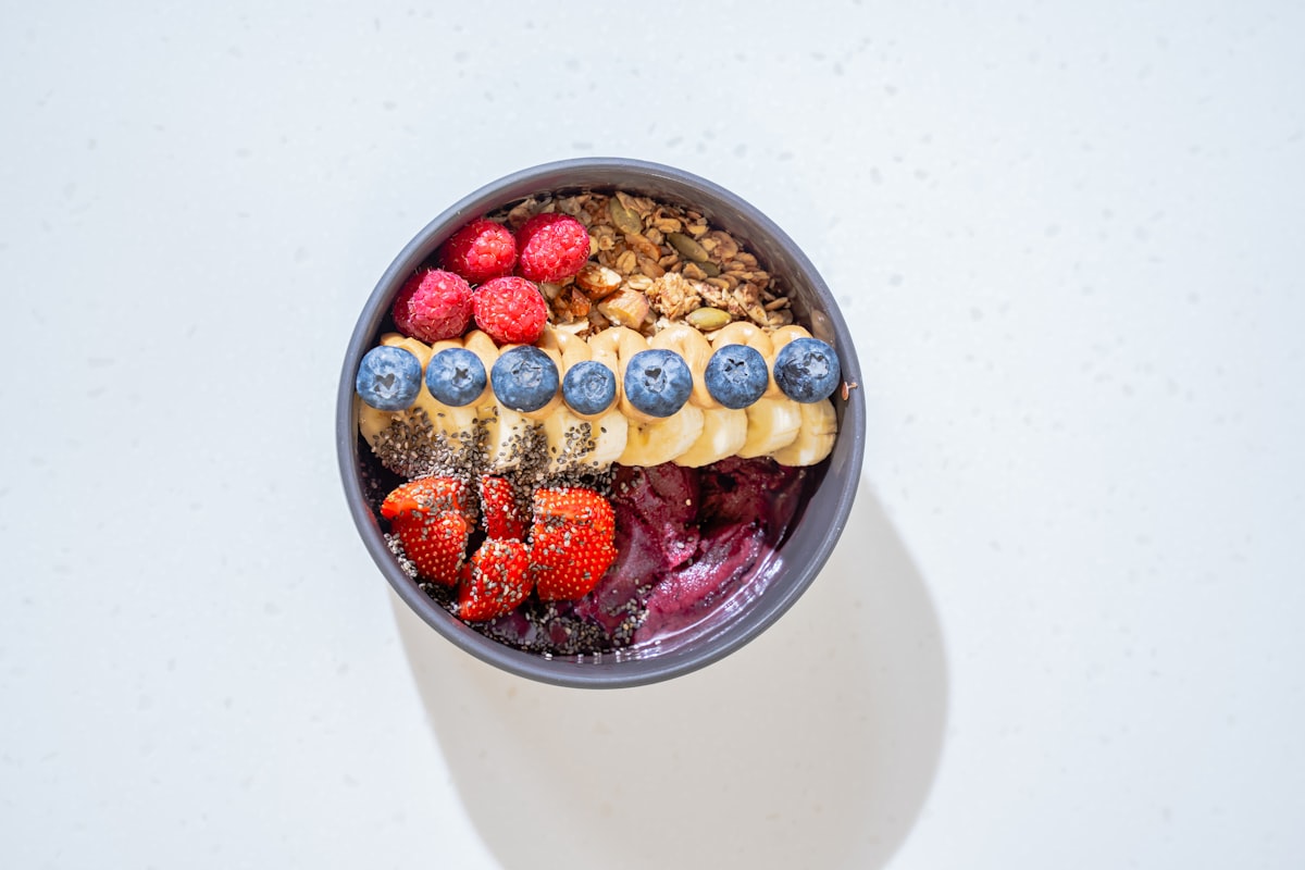 Alimentación saludable con verduras frescas y productos naturales